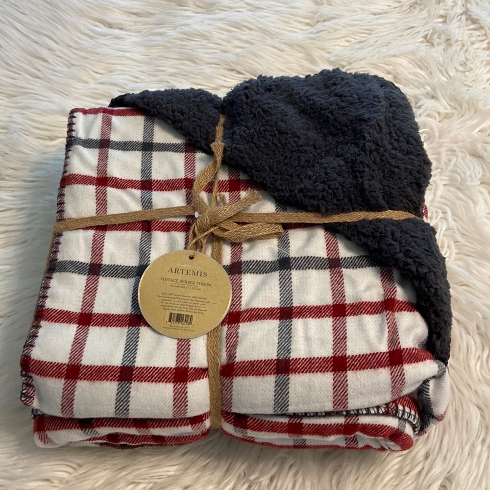 ARTEMIS VINTAGE BERBER THROW size 50”x60”  brand new